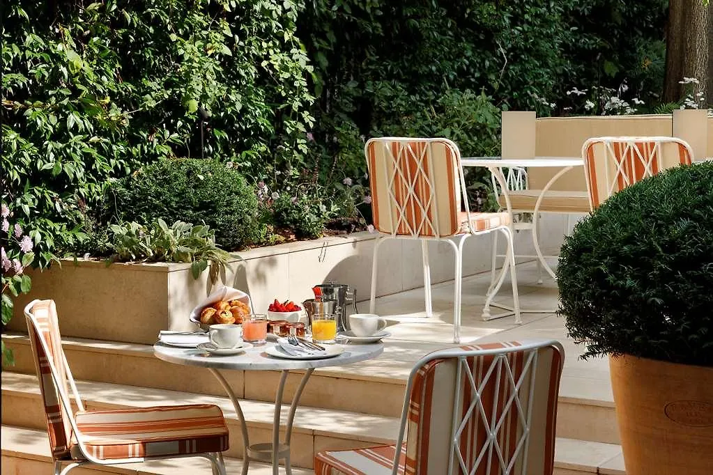 Le Belgrand Hotel Paris Champs Elysees Tapestry By Hilton Fransa