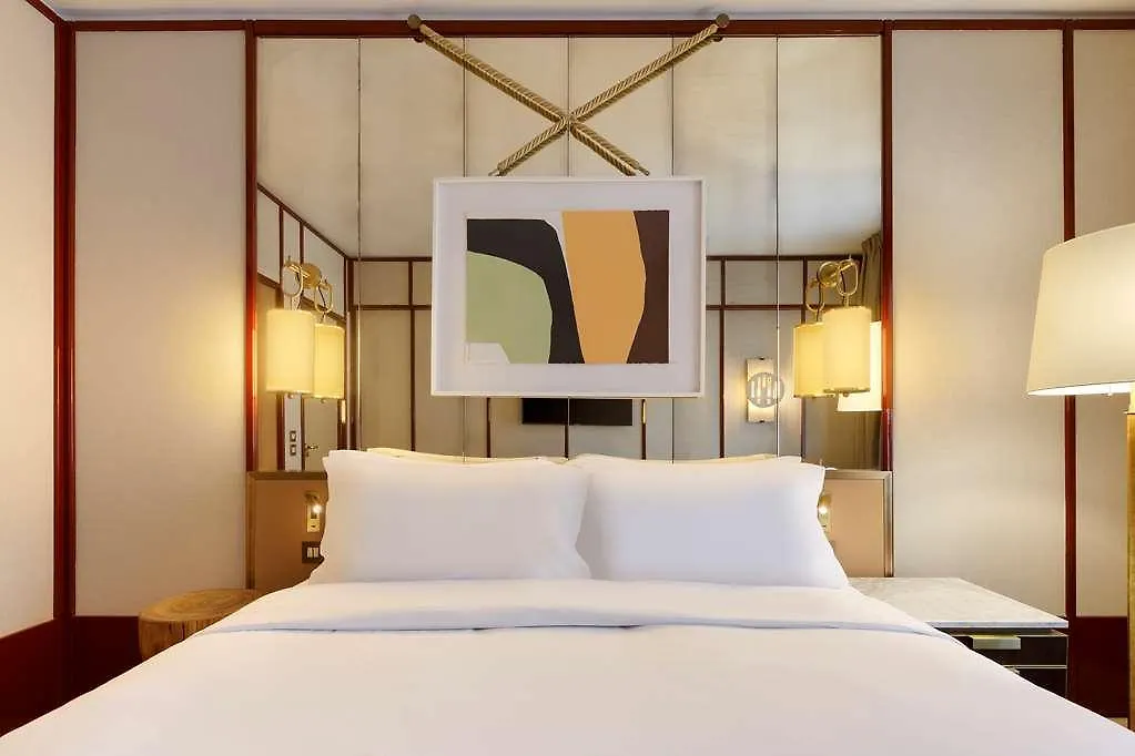 Le Belgrand Hotel Paris Champs Elysees Tapestry By Hilton 0*,  Fransa