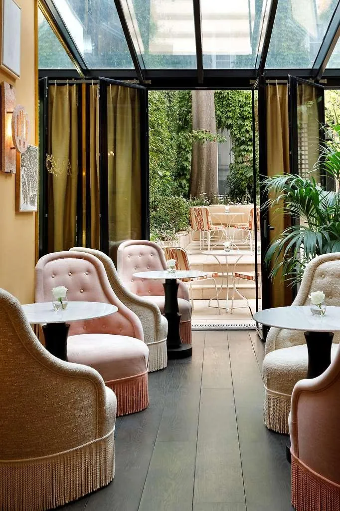 Le Belgrand Hotel Paris Champs Elysees Tapestry By Hilton 0*,  Fransa